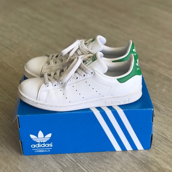 adidas Shoes - Adidas Stan Smith